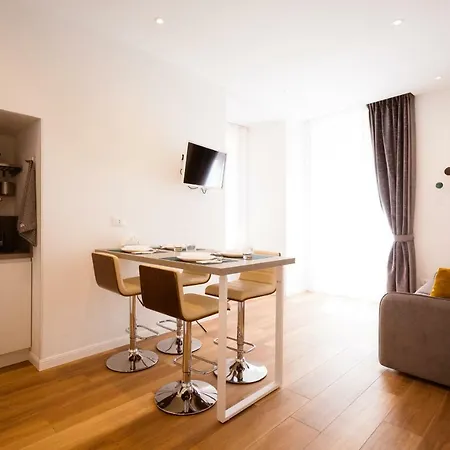 Elegant 5 Terre 아파트 *